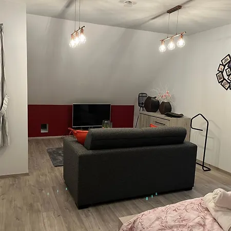 ゲストハウス Lauralys モンス