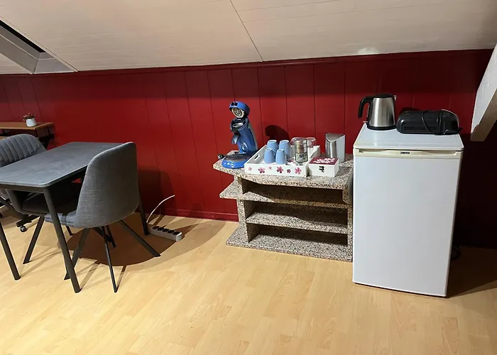 Lauralys בית הארחה מונס