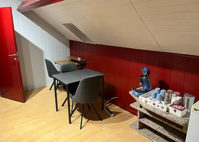 Lauralys בית הארחה מונס